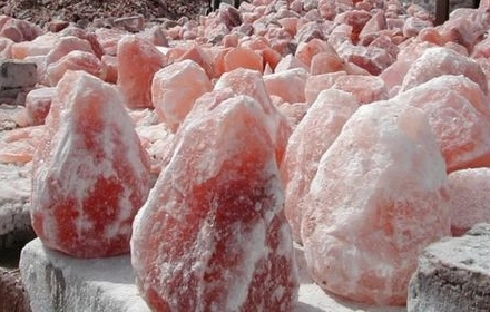 himalayan-salt-rocks-2